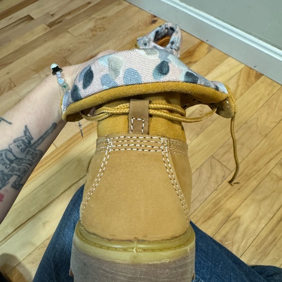 Timberland Roll Top Pink Camo Wheat Colored Boots - Picture 6 of 11